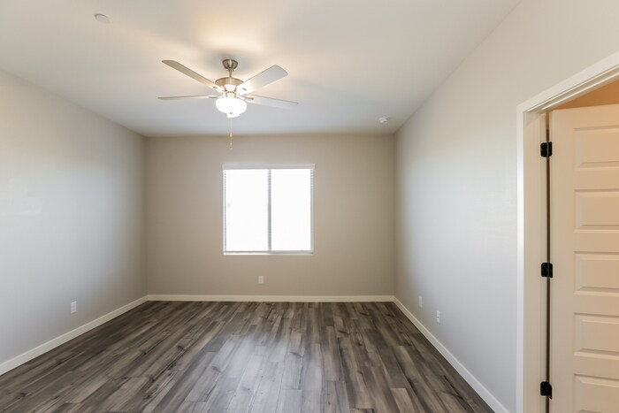 Building Photo - 11492 W Camden Dr
