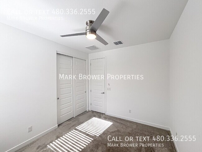 Building Photo - 4119 E Sagebrush St