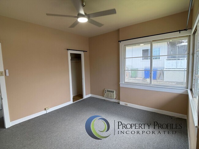 Building Photo - WS854ach