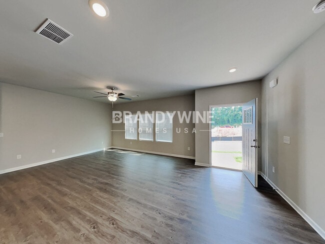 Primary Photo - LUXURY COMMUITY! CRESTVIEW at Towne Lake!!...