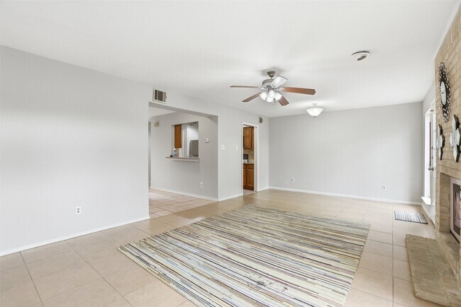 Building Photo - 14117 Briarsage Ct