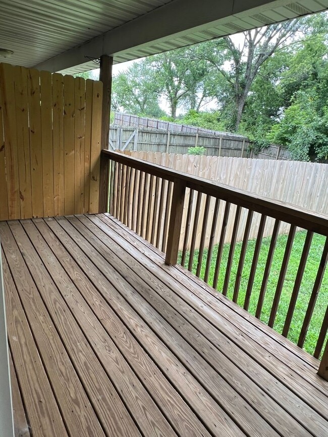 Building Photo - 105B Bailey Circle