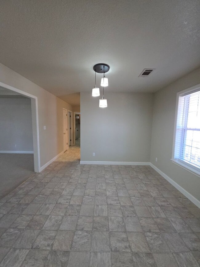 Building Photo - 2102 S Greenwich Ave