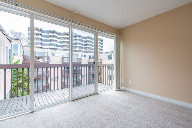 Interior Photo - Aladdin Apartments on Greenlake