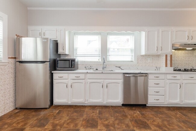Building Photo - 129 Lynnway
