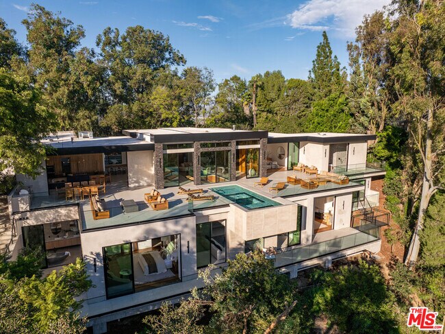 Building Photo - 12752 Mulholland Dr