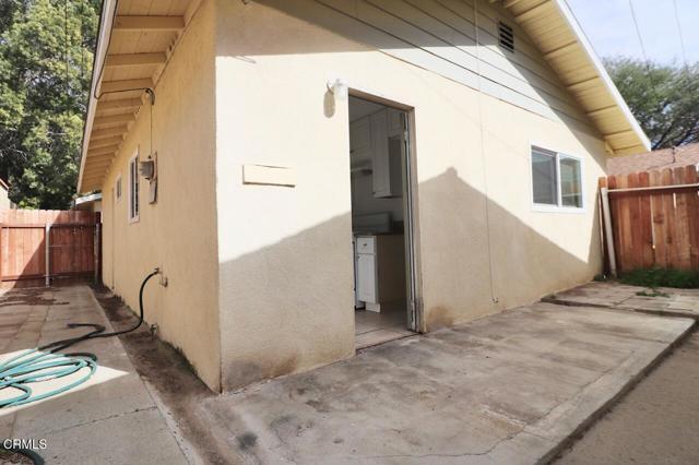 Building Photo - 425 Ojai Rd