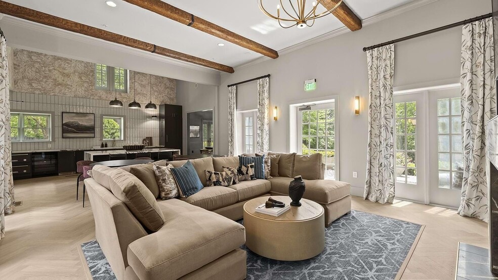 Building Photo - 2420 Peachtree Rd NW