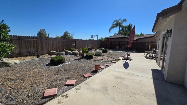 Building Photo - 8719 Starfish Dr