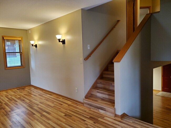 Building Photo - 1519 Portland Ave S