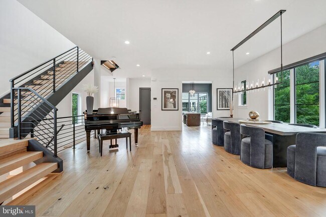 Building Photo - 1452 Buena Vista Ave