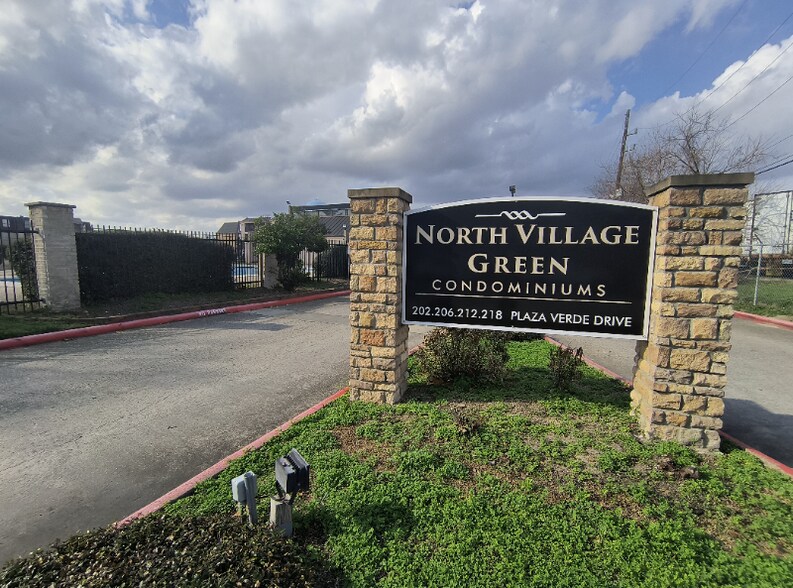 Primary Photo - 202 Plaza Verde Dr