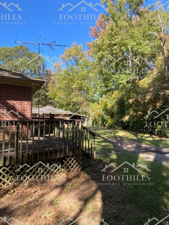 Building Photo - Inviting 3-Bed Home in Downtown Anderson