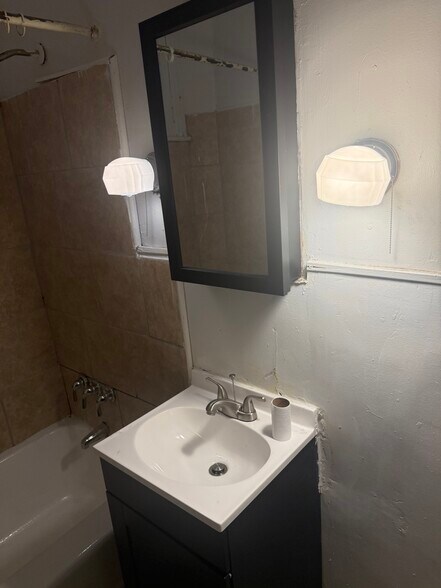 Bathroom - 3539 N 11th St