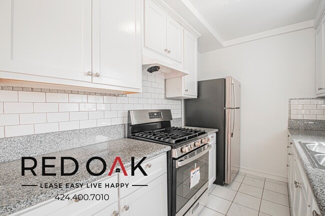 Building Photo - 1828-1850 N Edgemont Street