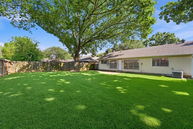 Building Photo - 7115 Tara Blue Ridge Dr