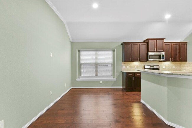 Building Photo - 15606 Kensington Bluff