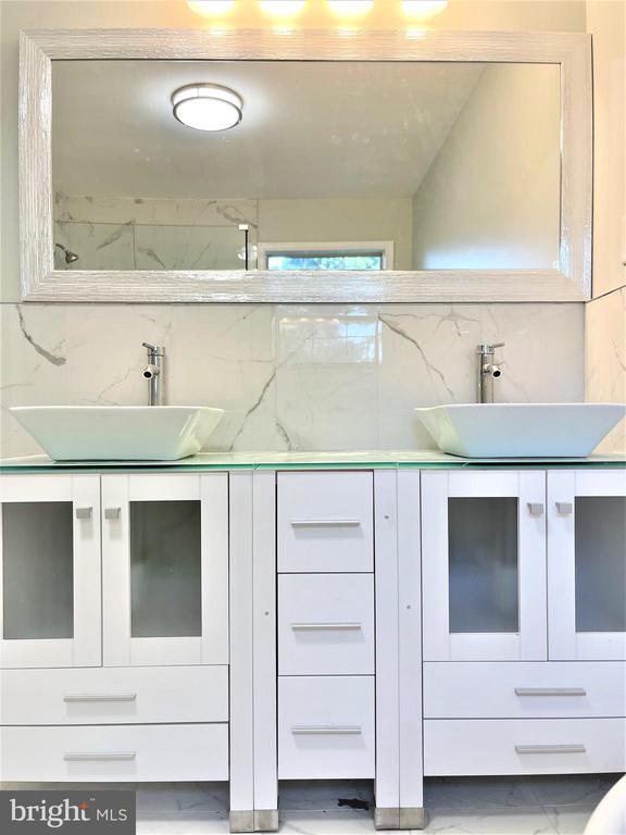 Building Photo - 16 Dorset Ct