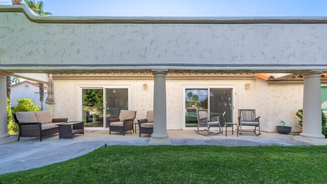 Building Photo - 156 Falls Ct