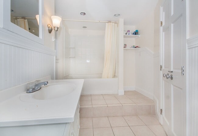 Building Photo - 29 St Mary's St