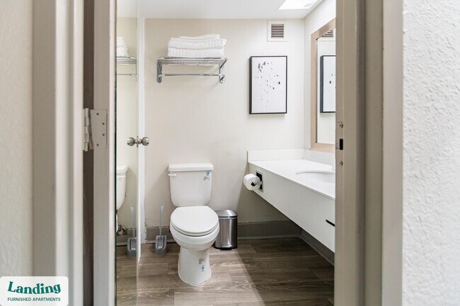 Building Photo - 1362 Passenger St