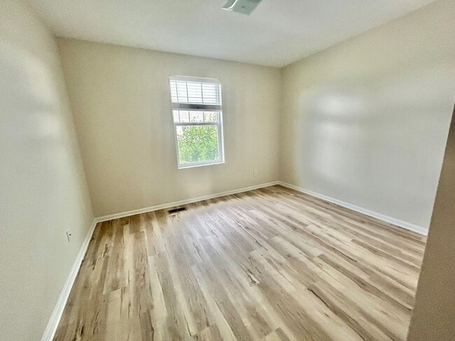 Building Photo - Welcome to your Dream Home!