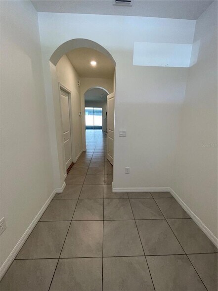 Building Photo - 2883 Peony Pr Ln