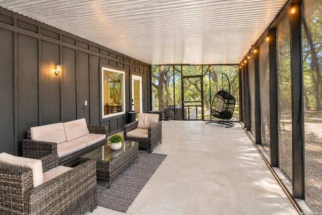 Building Photo - 101 Liberty Bell Ln