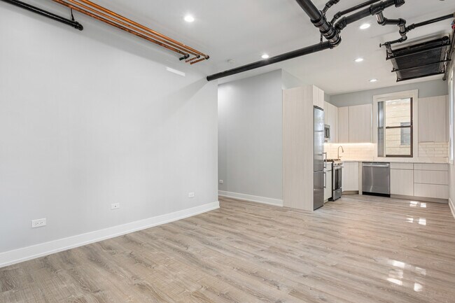 Building Photo - 1320 W Birchwood Ave