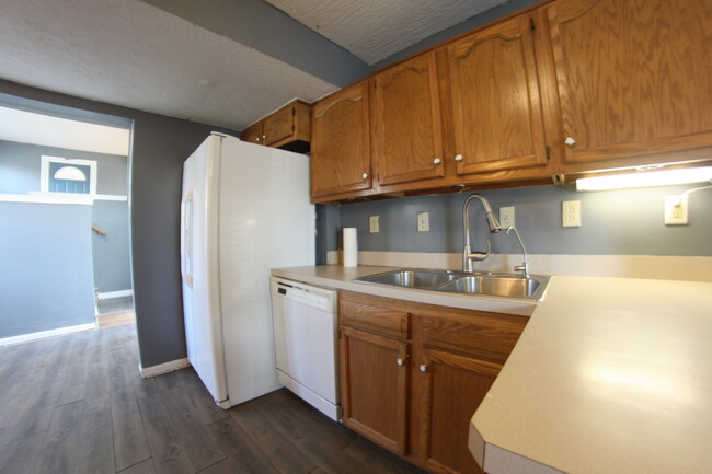 kitchen-1 - 2314 Howey Rd