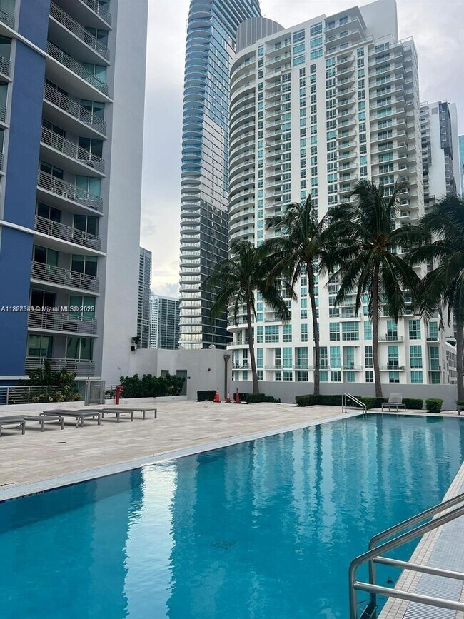 Building Photo - 335 S Biscayne Blvd