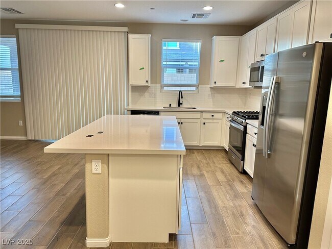 Building Photo - 6551 Dove Pt Pl