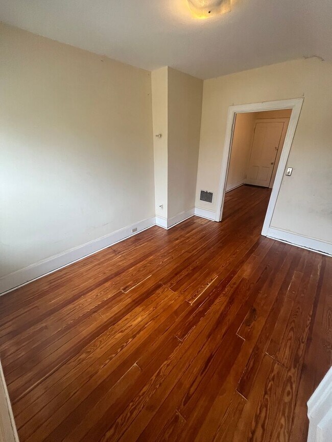 Building Photo - 3523 Clifton Ave