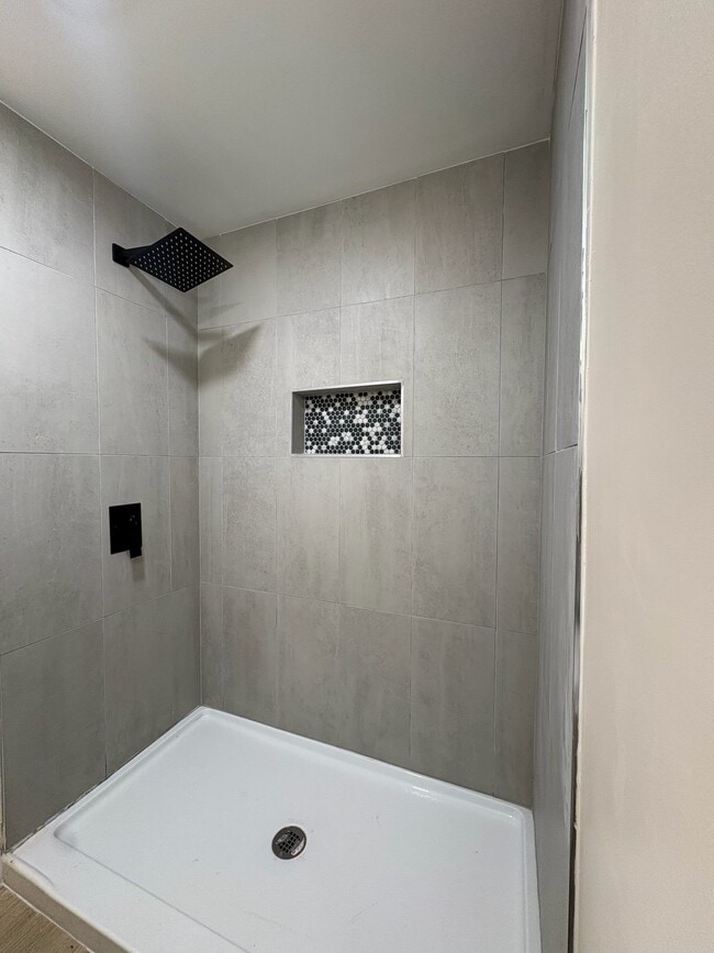 Building Photo - 516 Delaware Ave