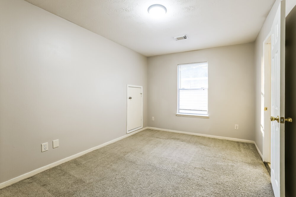 Building Photo - 18626 Droitwich Dr