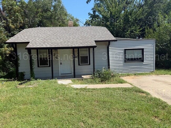 Primary Photo - $950 - 3 bedroom / 1 bathroom - Single Fam...