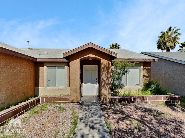 Building Photo - 2704 Exulted Valley Ave