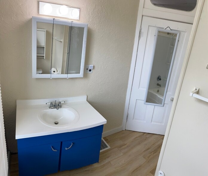 Building Photo - 510 N Ewing St