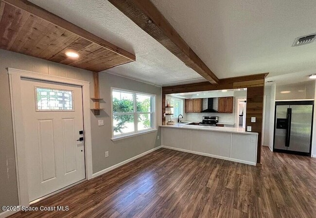 Building Photo - 450 Riverdale Dr