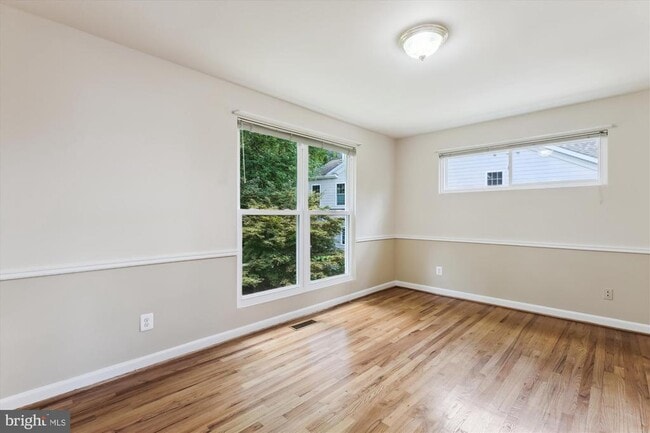 Building Photo - 6916 Southridge Dr