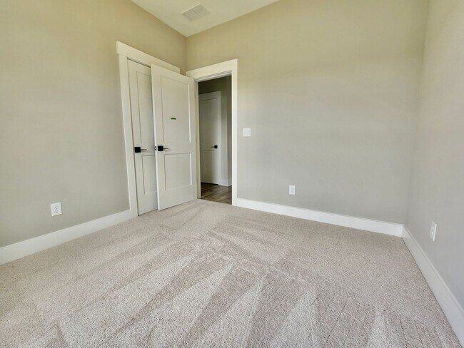 Building Photo - LIKE NEW Executive Home In Coveted Midtown...