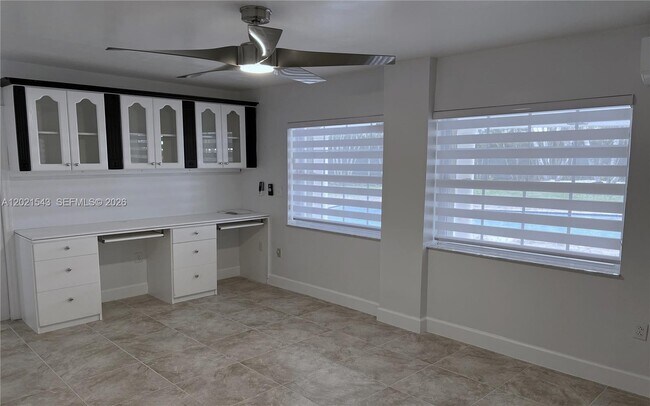 Building Photo - 15540 SW 156th Ave