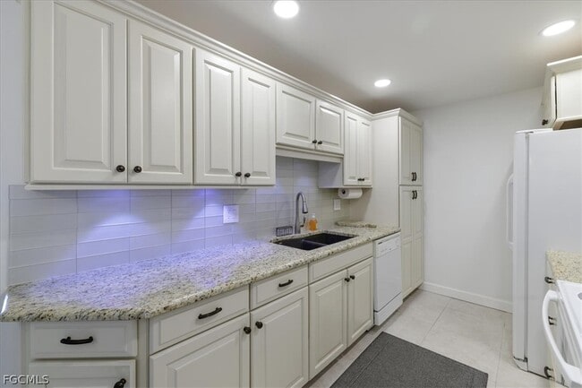 Building Photo - 1511 Estero Blvd