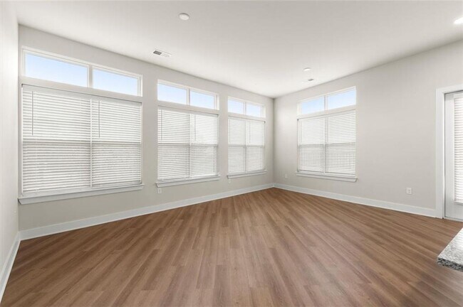 Building Photo - 2648 Sandy Plains Rd