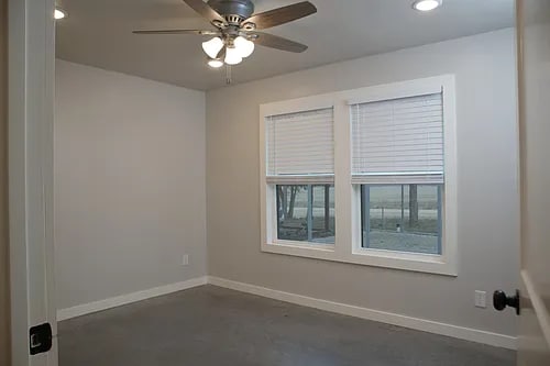 Building Photo - 4392 Old Sadler Rd