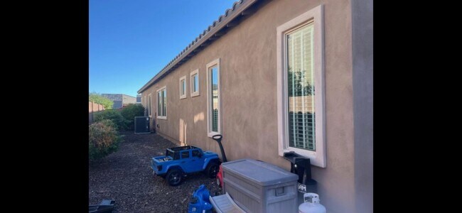 Building Photo - 3276 E Orleans Dr