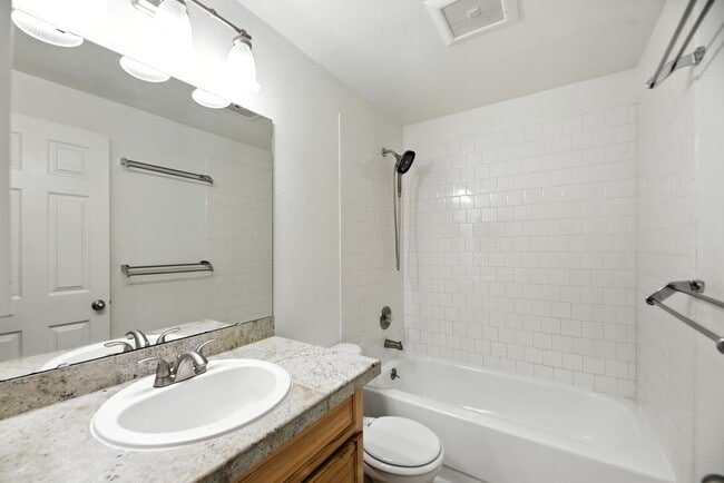 Building Photo - Kirkland Place Condominium