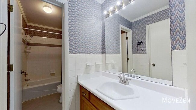 Building Photo - 5307 Pondfield Dr