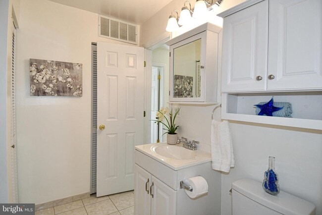 Building Photo - 2797 Yarling Ct