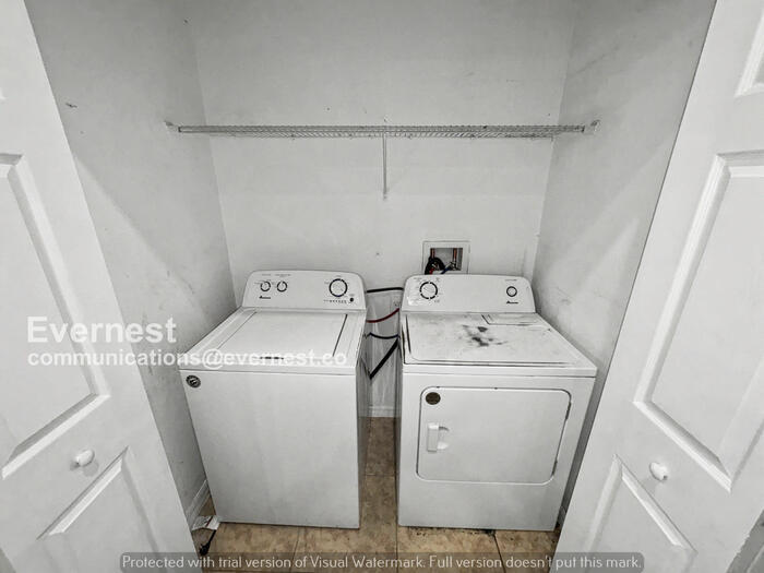 Building Photo - 505 Viceroy Ct